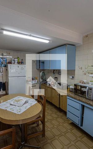 Casa à venda com 175m², 4 quartos e 1 vaga Casa à venda com 175m², 4 quartos e 1 vagaCozinha