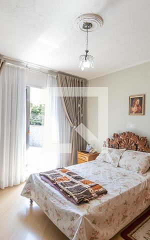 Casa à venda com 175m², 4 quartos e 1 vaga Casa à venda com 175m², 4 quartos e 1 vagaSuite