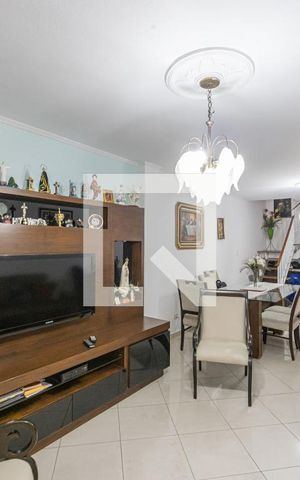 Casa à venda com 175m², 4 quartos e 1 vaga Casa à venda com 175m², 4 quartos e 1 vagaSala
