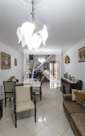Casa à venda com 175m², 4 quartos e 1 vaga Casa à venda com 175m², 4 quartos e 1 vagaSala