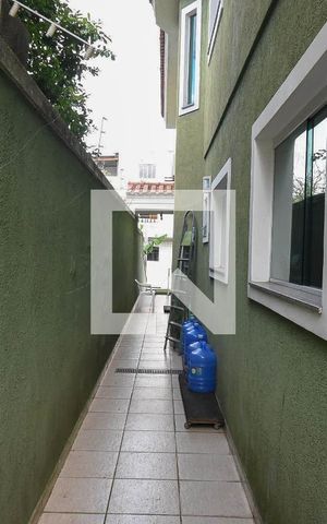 Casa à venda com 175m², 3 quartos e 2 vagas Casa à venda com 175m², 3 quartos e 2 vagasLateral