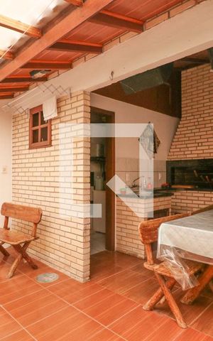 Casa à venda com 140m², 2 quartos e 2 vagas Casa à venda com 140m², 2 quartos e 2 vagasChurrasqueira