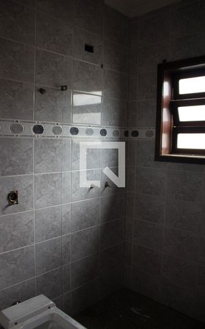 Casa à venda com 400m², 3 quartos e 4 vagas Casa à venda com 400m², 3 quartos e 4 vagasBanheiro da Suíte 2