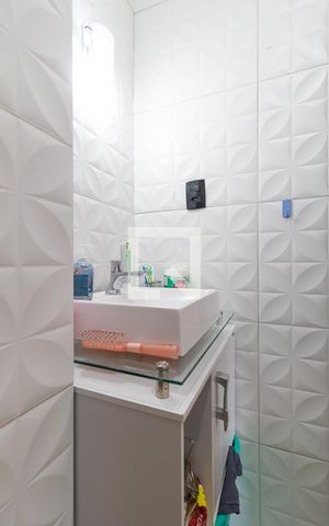 Apartamento à venda com 85m², 4 quartos e 1 vaga Apartamento à venda com 85m², 4 quartos e 1 vagaBanheiro