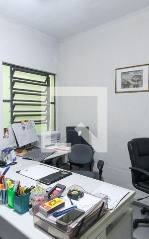 Casa à venda com 244m², 2 quartos e 2 vagas