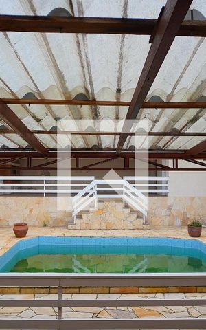 Casa à venda com 314m², 4 quartos e 4 vagasQuarto 3 - Vista