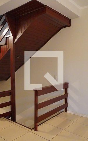 Casa à venda com 314m², 4 quartos e 4 vagasAcesso Dormitórios