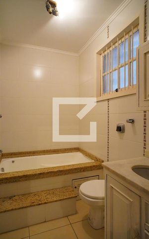 Casa à venda com 314m², 4 quartos e 4 vagasBanheiro da Suíte