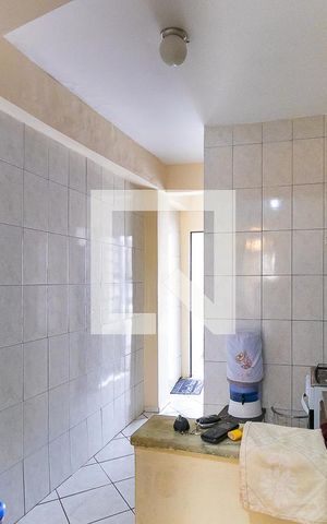 Casa à venda com 90m², 2 quartos e 1 vaga Casa à venda com 90m², 2 quartos e 1 vagaCozinha