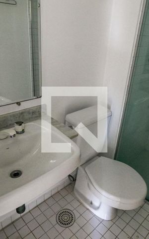 Apartamento à venda com 70m², 3 quartos e 2 vagas Apartamento à venda com 70m², 3 quartos e 2 vagasBanheiro corredor