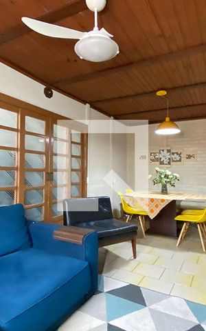 Casa à venda com 70m², 3 quartos e 2 vagasSala de Estar