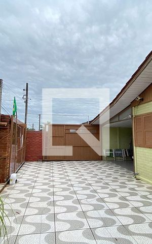 Casa à venda com 70m², 3 quartos e 2 vagasÁrea Externa