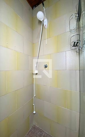 Casa à venda com 70m², 3 quartos e 2 vagasBox do Banheiro 2