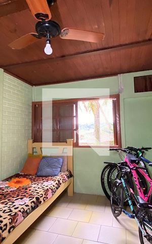 Casa à venda com 70m², 3 quartos e 2 vagasQuarto 3