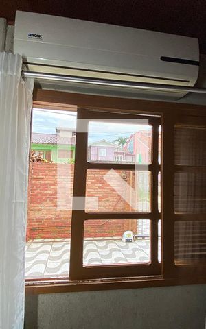 Casa à venda com 70m², 3 quartos e 2 vagasJanela da Sala de Estar