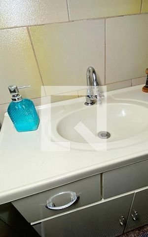 Casa à venda com 70m², 3 quartos e 2 vagasPia do Banheiro 2