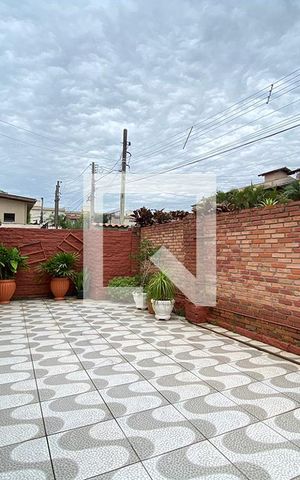 Casa à venda com 70m², 3 quartos e 2 vagasÁrea Externa