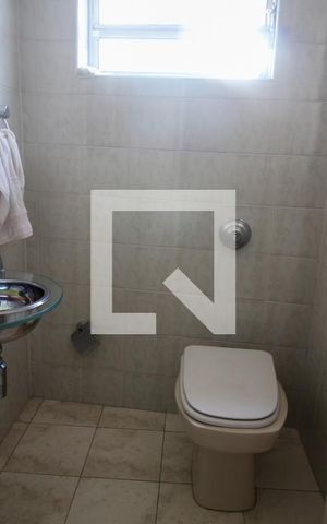 Casa à venda com 150m², 2 quartos e 2 vagas Casa à venda com 150m², 2 quartos e 2 vagasLavabo