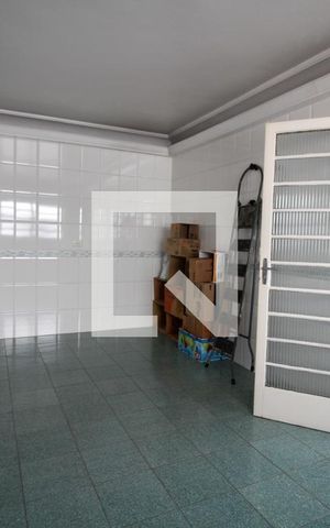Casa à venda com 150m², 2 quartos e 2 vagas Casa à venda com 150m², 2 quartos e 2 vagasCozinha