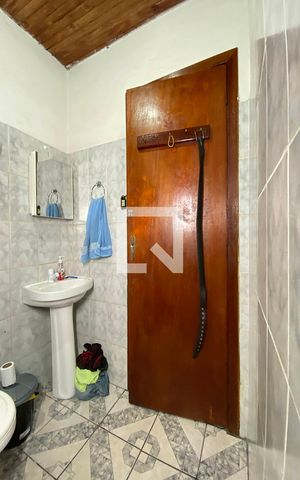 Casa à venda com 150m², 3 quartos e 2 vagasBanheiro