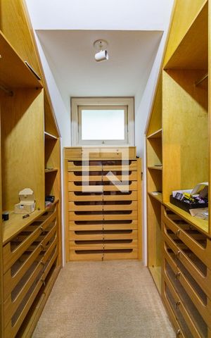 Casa à venda com 703m², 4 quartos e 5 vagasCloset da Suíte 1