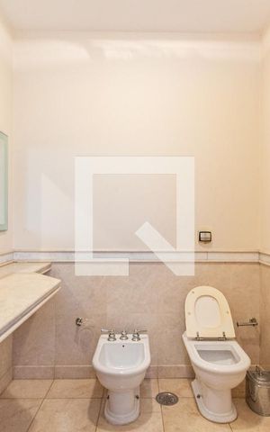 Casa à venda com 703m², 4 quartos e 5 vagasBanheiro da Suíte 4