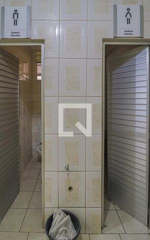 Casa à venda com 1080m², 5 quartos e 6 vagasBanheiro 