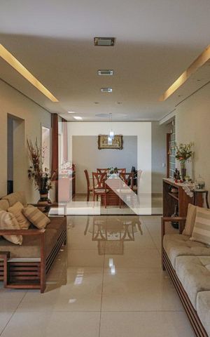 Casa à venda com 1080m², 5 quartos e 6 vagasSala 1