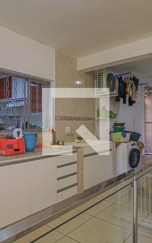 Casa à venda com 1080m², 5 quartos e 6 vagasÁrea de Serviço
