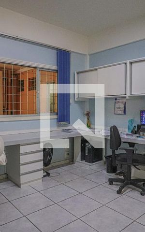Casa à venda com 1080m², 5 quartos e 6 vagasSala 6