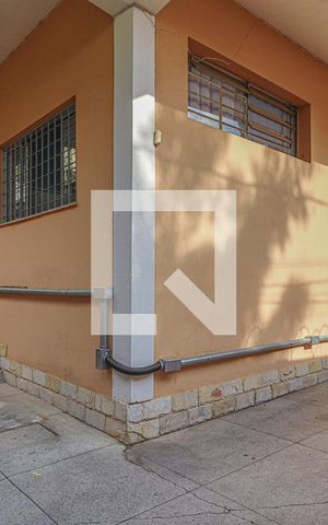 Casa à venda com 1080m², 5 quartos e 6 vagas Casa à venda com 1080m², 5 quartos e 6 vagasGaragem