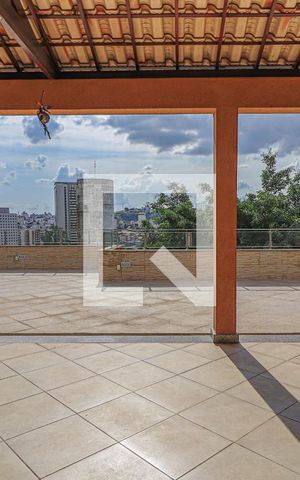 Casa à venda com 1080m², 5 quartos e 6 vagasCobertura