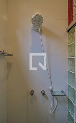 Casa à venda com 1080m², 5 quartos e 6 vagasBanheiro Corredor