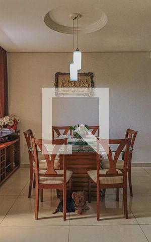 Casa à venda com 1080m², 5 quartos e 6 vagasSala 1