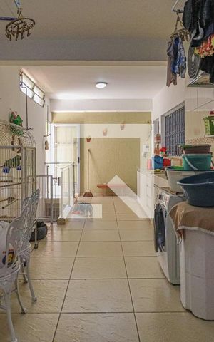 Casa à venda com 1080m², 5 quartos e 6 vagasÁrea de Serviço