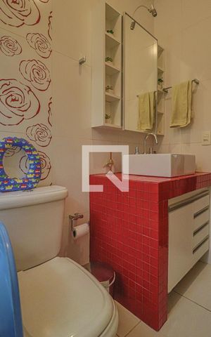 Casa à venda com 1080m², 5 quartos e 6 vagasBanheiro Corredor