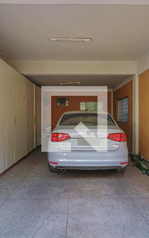 Casa à venda com 1080m², 5 quartos e 6 vagas Casa à venda com 1080m², 5 quartos e 6 vagasGaragem