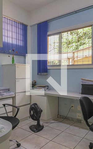 Casa à venda com 1080m², 5 quartos e 6 vagasSala 3