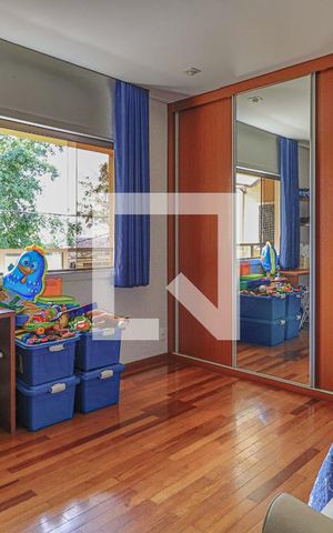 Casa à venda com 1080m², 5 quartos e 6 vagasQuarto 1