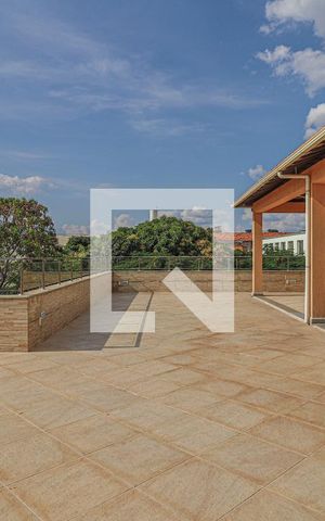 Casa à venda com 1080m², 5 quartos e 6 vagasCobertura