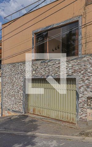 Casa à venda com 1080m², 5 quartos e 6 vagasFachada