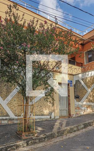 Casa à venda com 1080m², 5 quartos e 6 vagasFachada