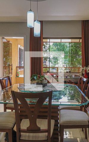Casa à venda com 1080m², 5 quartos e 6 vagasSala 1