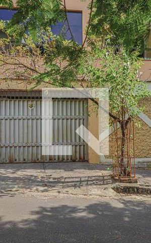 Casa à venda com 1080m², 5 quartos e 6 vagasFachada