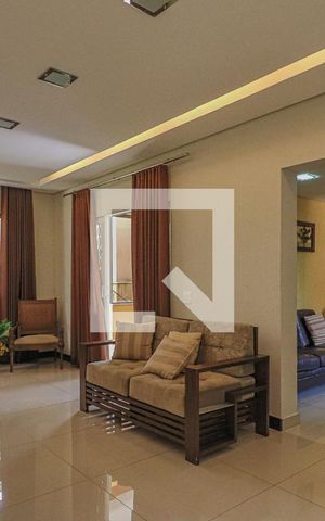 Casa à venda com 1080m², 5 quartos e 6 vagasSala 1