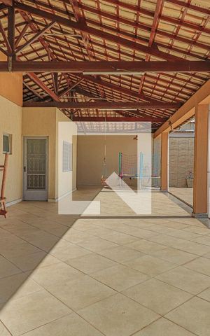 Casa à venda com 1080m², 5 quartos e 6 vagasCobertura
