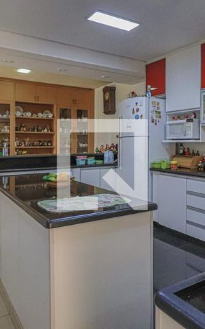 Casa à venda com 1080m², 5 quartos e 6 vagasCozinha