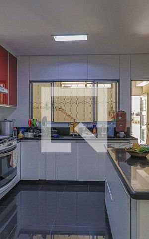 Casa à venda com 1080m², 5 quartos e 6 vagasCozinha