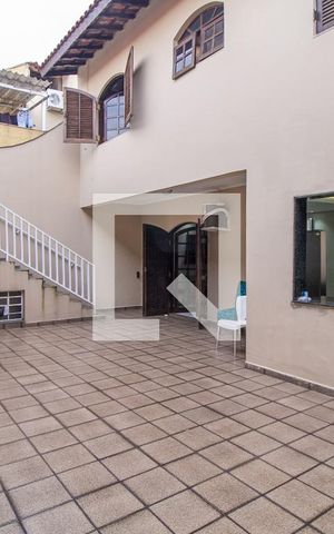 Casa à venda com 360m², 5 quartos e 6 vagasQuintal