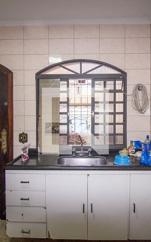 Casa à venda com 360m², 5 quartos e 6 vagasCasa 2 - Cozinha